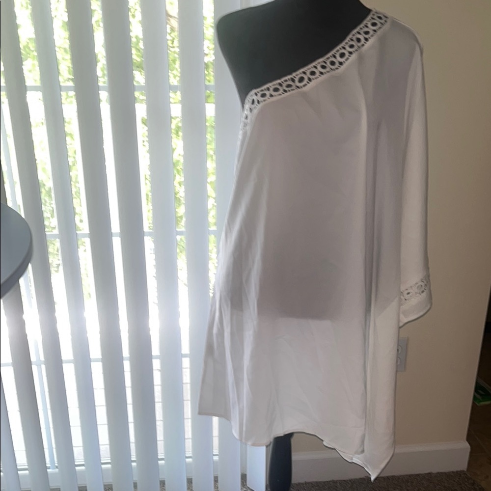 Elegant White One-Shoulder Dress